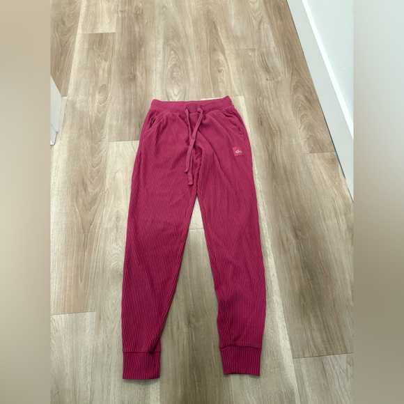 ALO Yoga Pants - ALO Yoga Ribbed Track Joggers in Pink